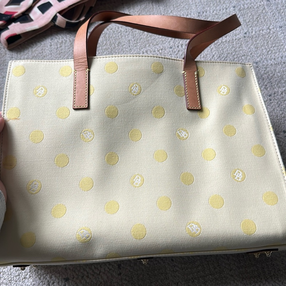 dooney and bourke handbag